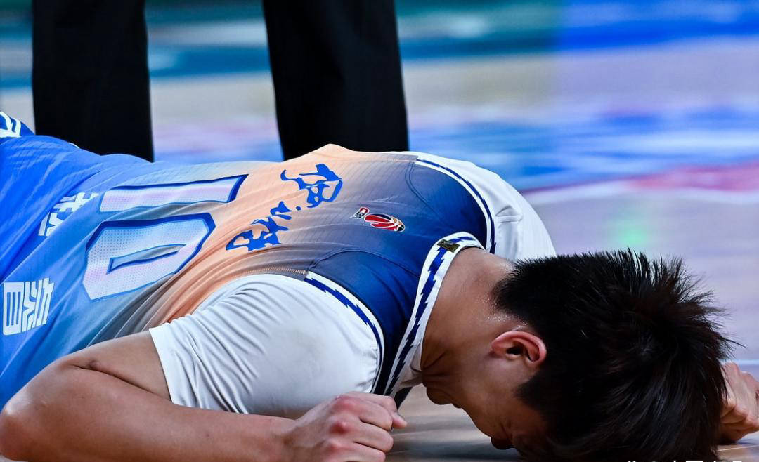 LOL直播官网入口 -训练课后犹他爵士备战CBA季后赛，强势反弹细节流出，细节曝光，临场指挥获称赞的简单介绍