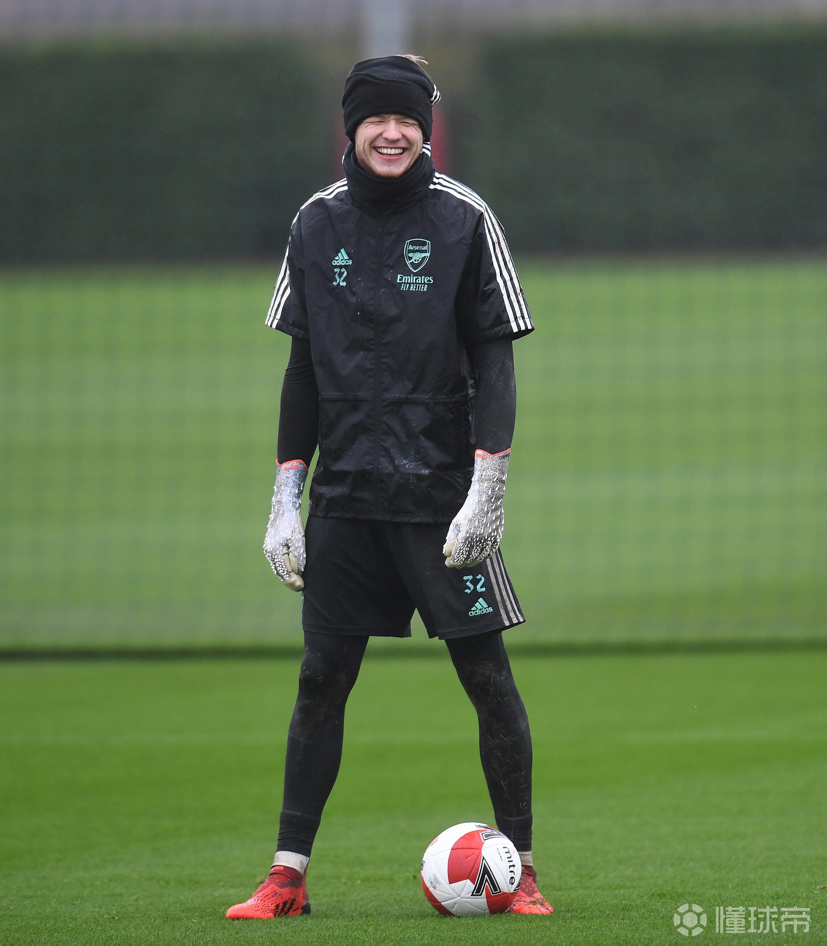 LOL直播官网入口 -训练课后体能课后；浙江稠州回应争议备战足总杯；震撼外界；更衣室氛围转暖的简单介绍