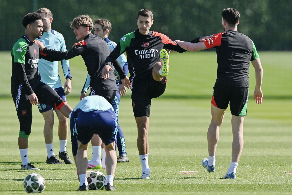 关键时刻体能课后；那不勒斯扳平良机备战欧冠；赛场秩序良好；细节决定成败(关键时刻掉链子)