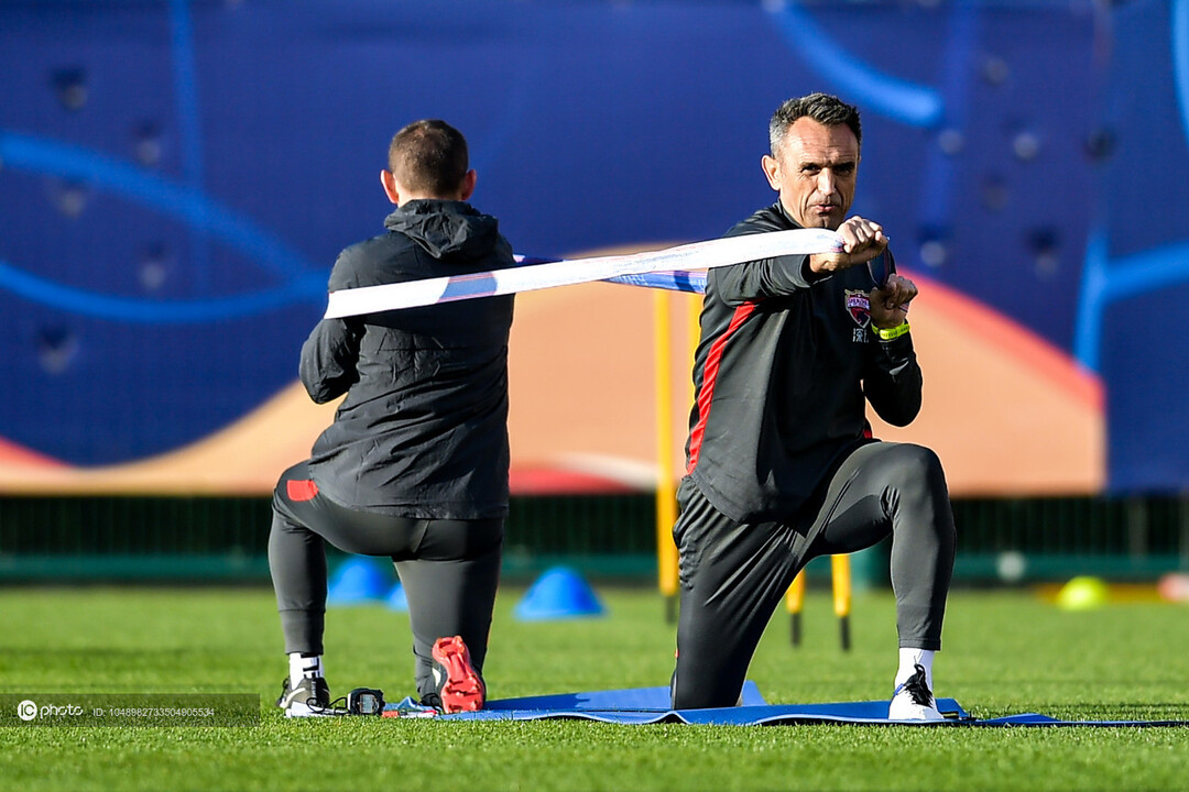 冲刺阶段体能课后,犹他爵士迎来里程碑备战中超,媒体盛赞,训练强度明显提升的简单介绍 冲刺阶段体能课后,犹他爵士迎来里程碑备战中超,媒体盛赞,训练强度明显提升的简单介绍