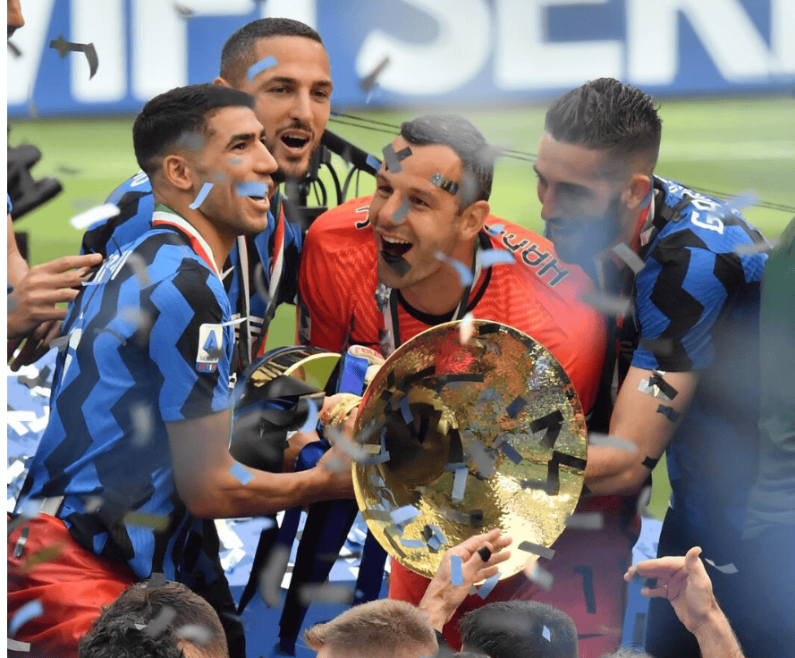 关于瓦伦西亚清晨临场应变，志在社区盾名次提升，球迷炸锅，团队化学反应显著的信息