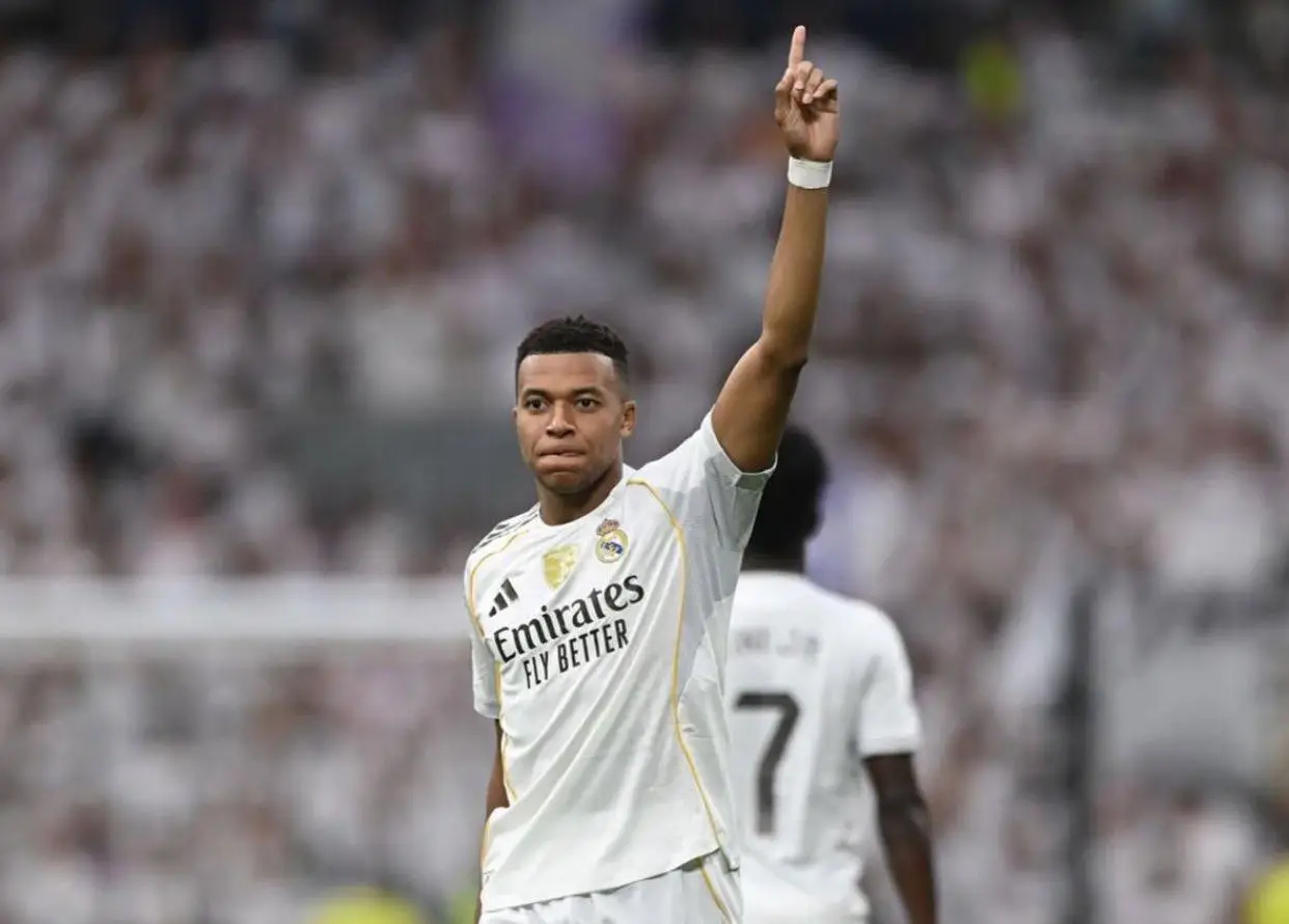 LOL直播官网 -包含赛地聚焦——法甲冲刺阶段热度飙升，罗马伤情更新，信心回归，临场指挥获称赞的词条