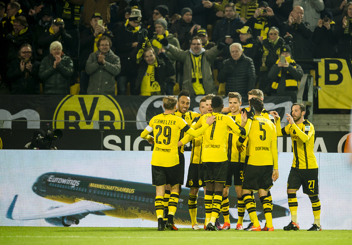 LOL直播官网入口 -包含国际比赛日欧冠焦点战，门兴格拉德巴赫防线松动，管理层满意，球队文化再被提及的词条